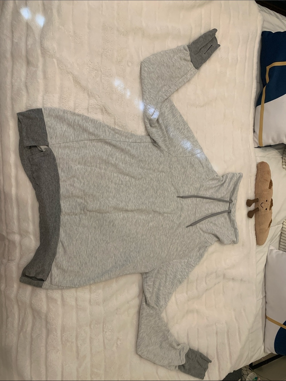 Te Verde Light Gray Pullover Hoodie with Dark Gray Trim